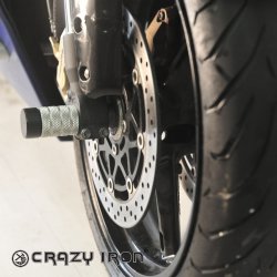CRAZY IRON Пеги в ось переднего колеса SUZUKI GSXR600/750 `04-`05