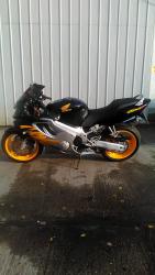 Honda CBR600F4